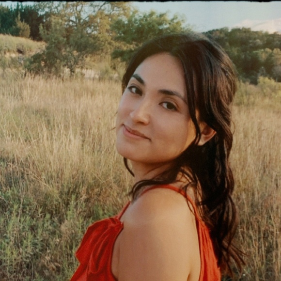 Meet your Posher, Bianca - Picture 1 of 1